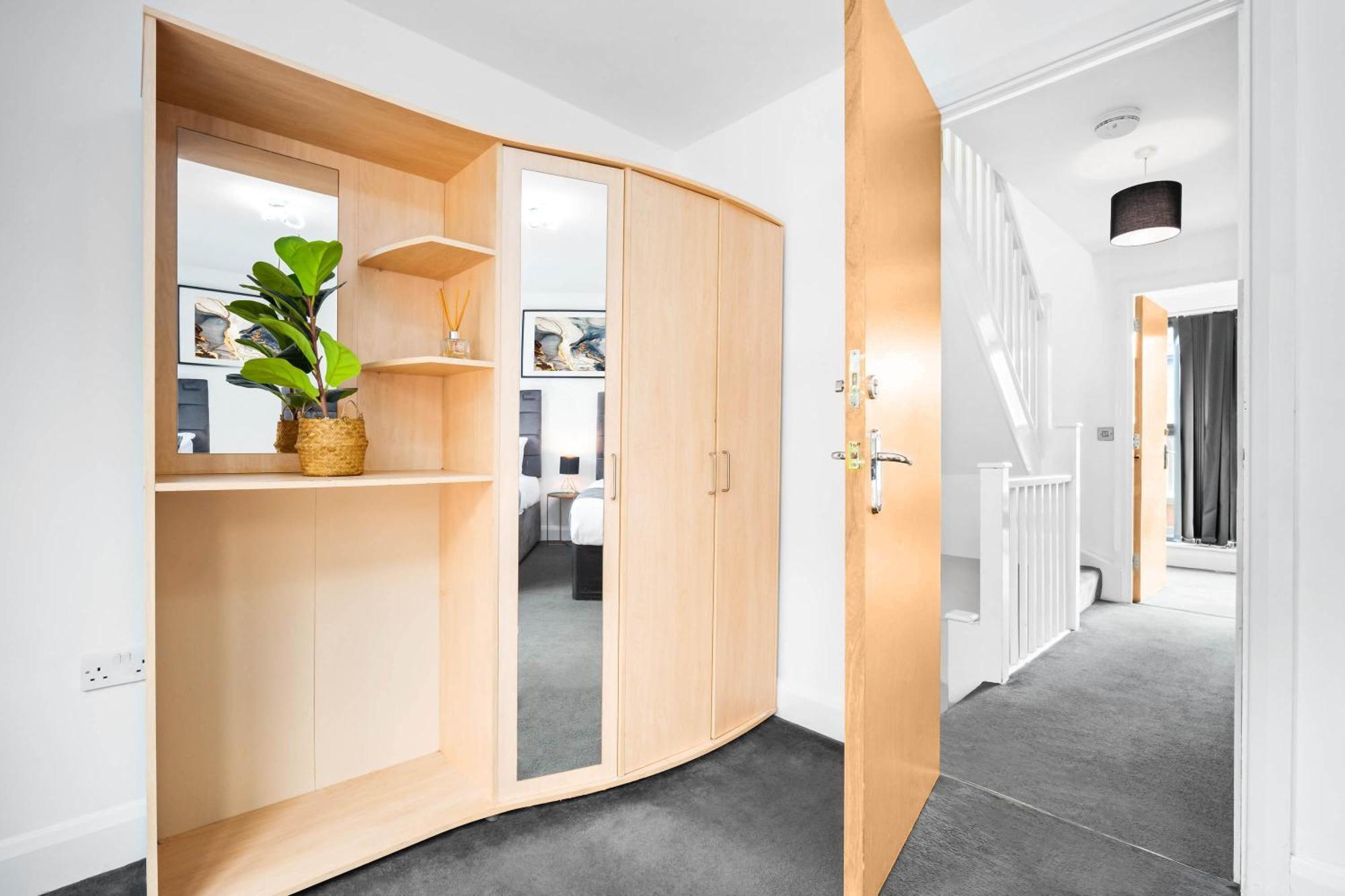 Holiday home Centre Townhouse - Three Bedrooms - Garage - Garden - Balcony 19l Birmingham
