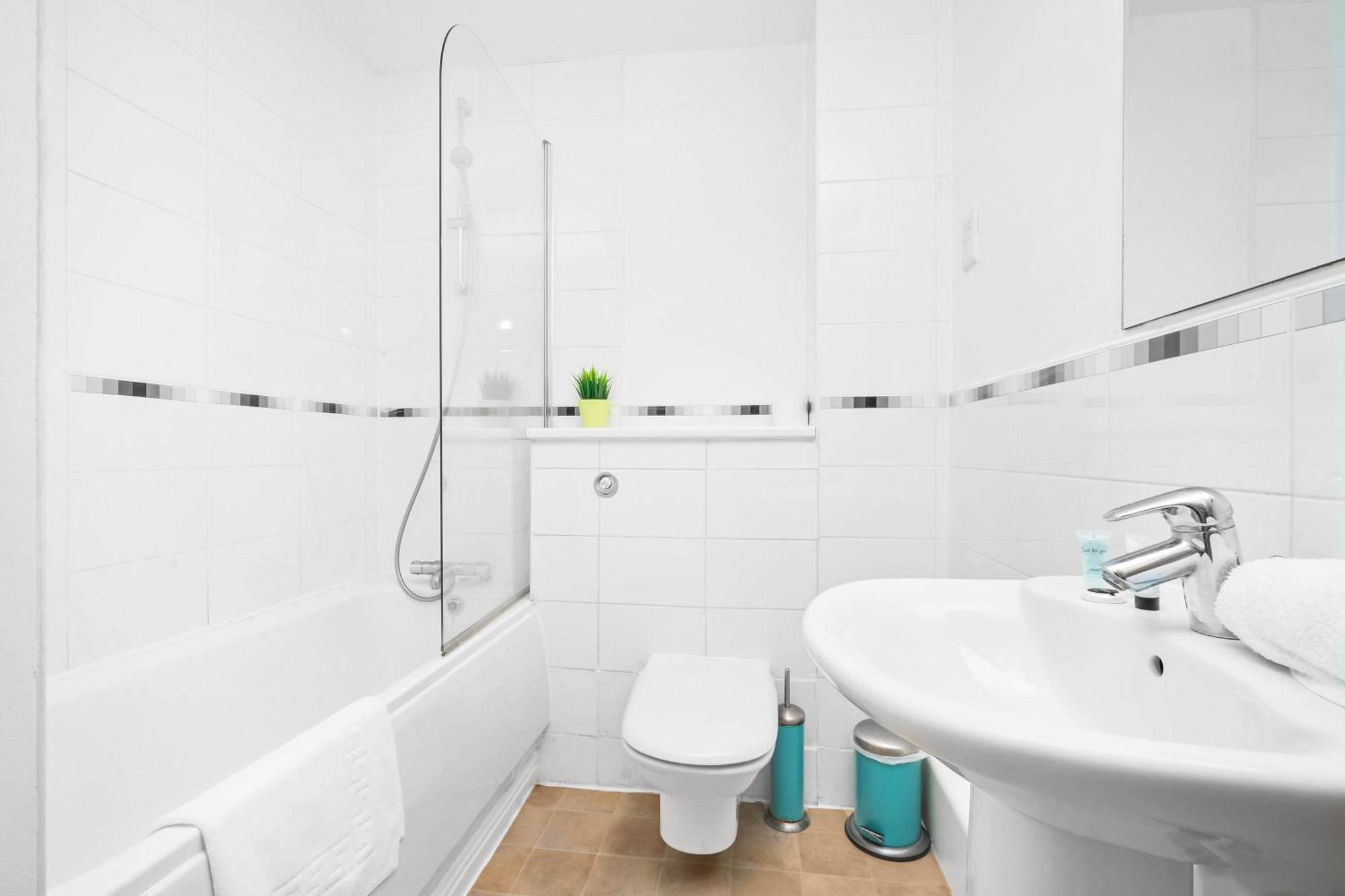 Centre Townhouse - Three Bedrooms - Garage - Garden - Balcony 19l * Birmingham